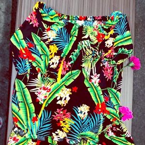 Chances-R Beautiful low neck Floral dress.